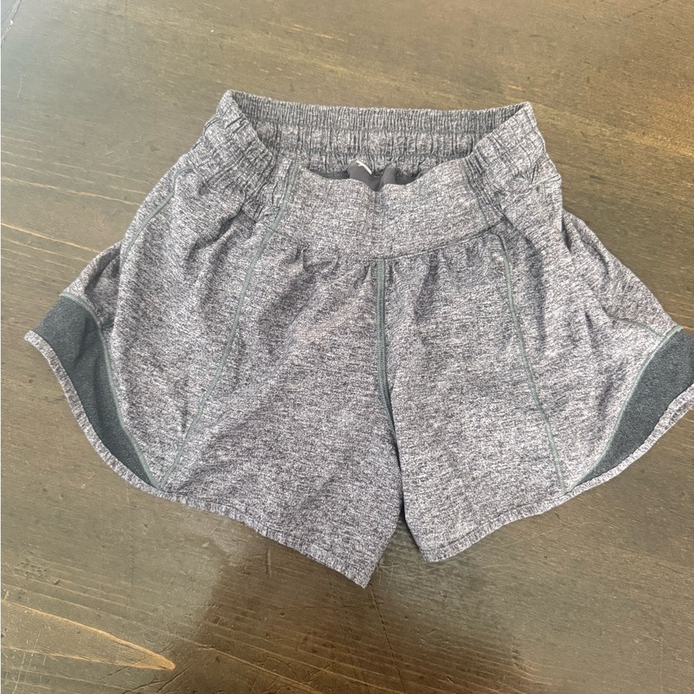 Lululemon Hotty Hot Low Rise 4 inch size 2